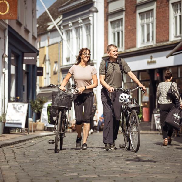 På cykel gennem Latinerkvarteret i Aarhus