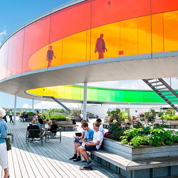 Your rainbow panorama på toppen af ARoS Aarhus Kunstmuseum