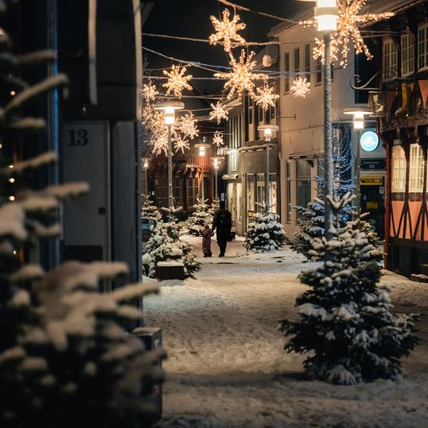 Mother and child in the street of Randers during Chirstmas