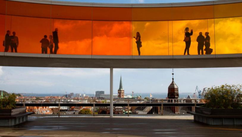 Your rainbow panorama på toppen af ARoS Aarhus Kunstmuseum