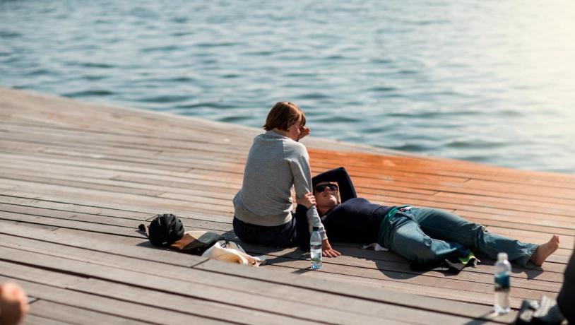 Kærestepar ved Navitas på havnen i Aarhus