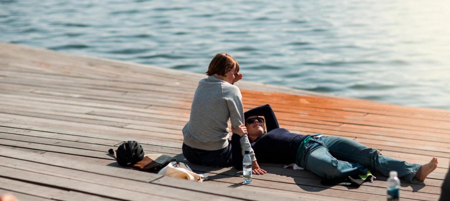 Kærestepar ved Navitas på havnen i Aarhus