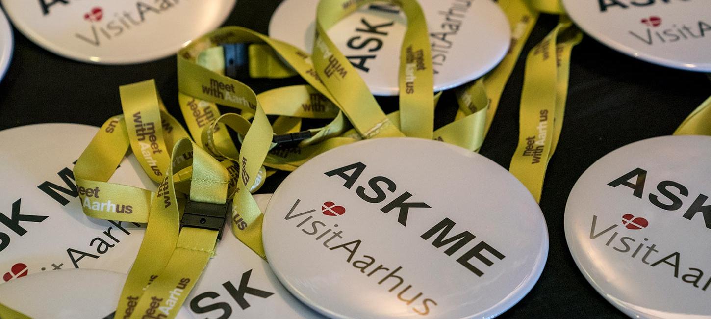 Ask Me - skilte til de frivillige ReThinkers i Aarhus
