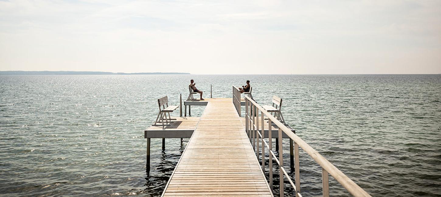 Badebro ved Femmøller Strand på Djursland