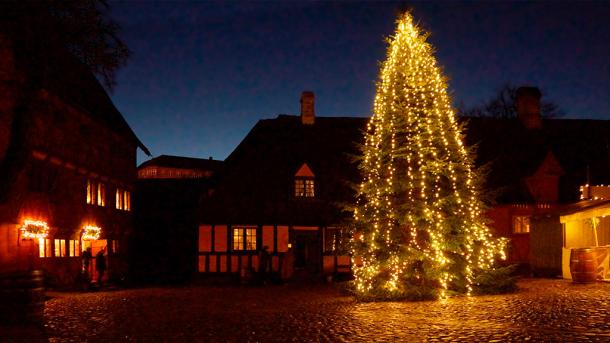 Juletræ på torvet i Den Gamle By, Aarhus