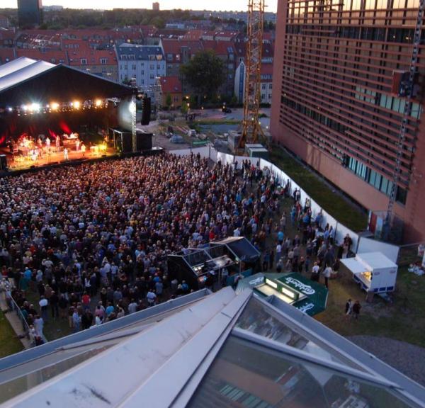 Koncert ved amfisscenen ved Musikhuset Aarhus