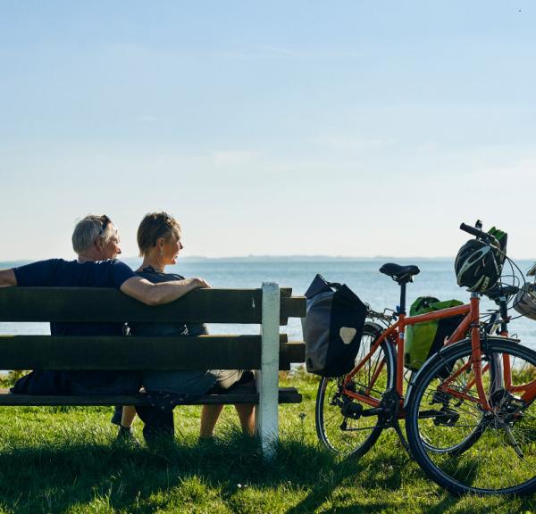 Par på cykeltur på Djursland