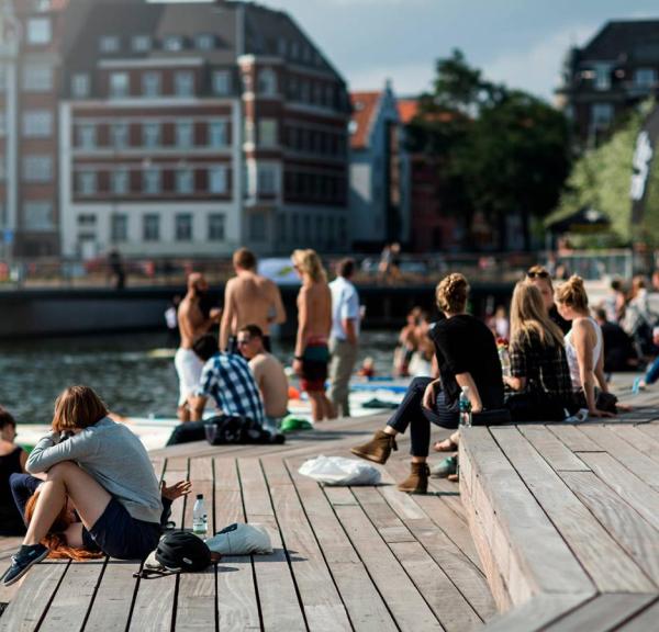 Mennesker på Havnefronten ved Navitas i Aarhus