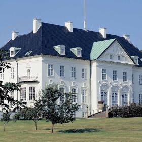 Marselisborg Slot fra haven
