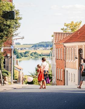 Familie på sommerferie i Viborg