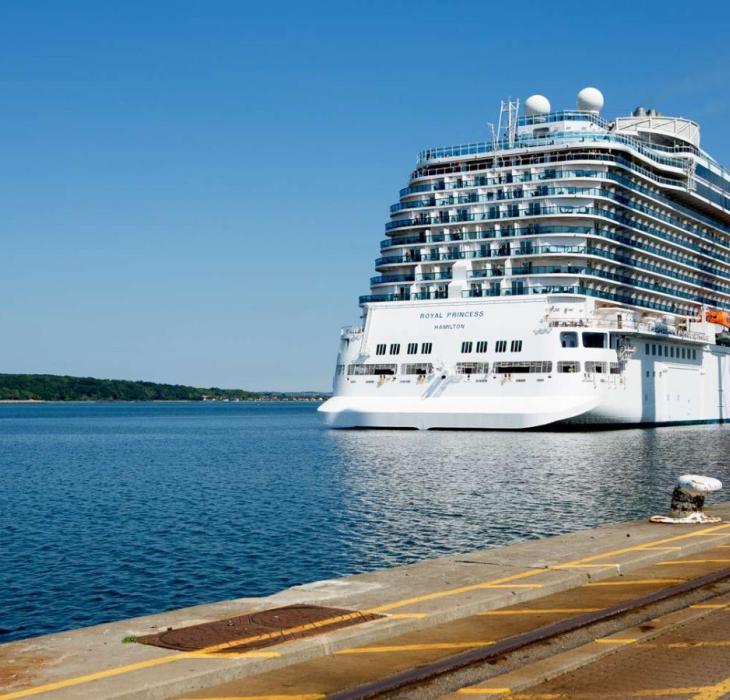 Cruise Royal Princess anløber Aarhus Havn